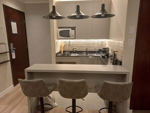 Rom – comfort, byutsikt | Eget kjøkken