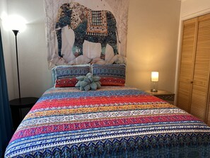 Desk, iron/ironing board, free WiFi, bed sheets