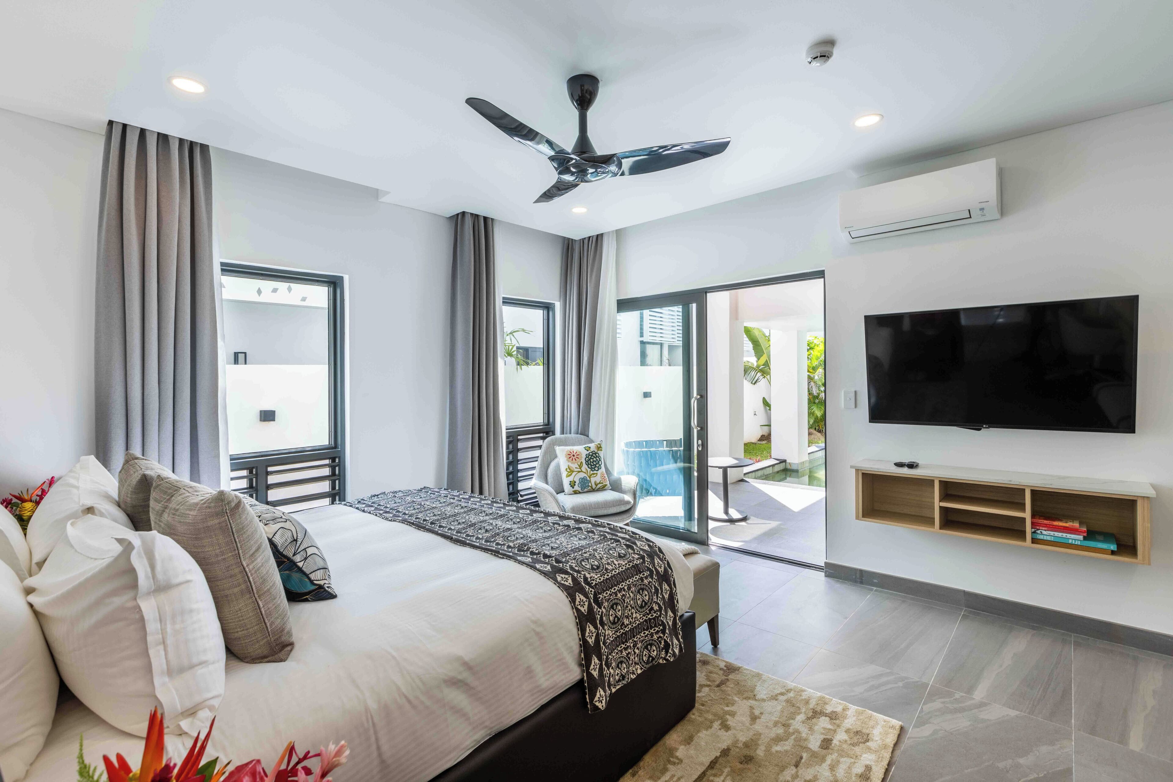 Luksusvilla, terrasse, sjøutsikt | Safe på rommet, individuelt dekorert og individuelt innredet