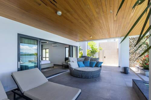 Villa de lujo, patio, vistas al mar | Caja fuerte, decoración individual, mobiliario individual