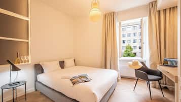 2 bedrooms, laptop workspace, iron/ironing board, free WiFi