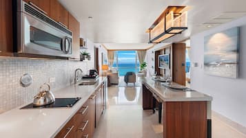 Refrigerador, microondas, parrilla de estufa y lavavajillas