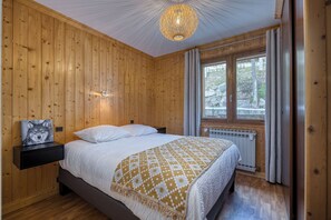 3 chambres, fer et planche à repasser, Wi-Fi, draps fournis