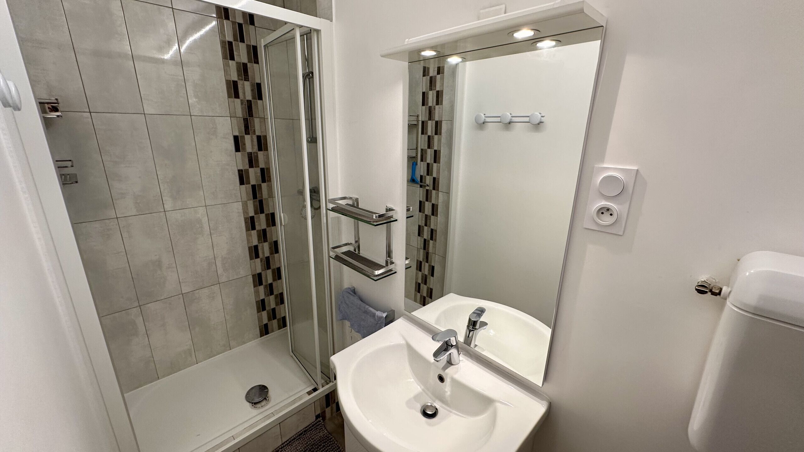 Towels, toilet paper