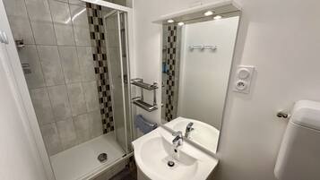 Towels, toilet paper