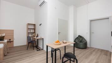 1 chambre, fer et planche Ă  repasser, Wi-Fi, draps fournis