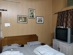 Standard-Doppelzimmer, Mehrere Schlafzimmer | Kostenloses WLAN, Bettwäsche
