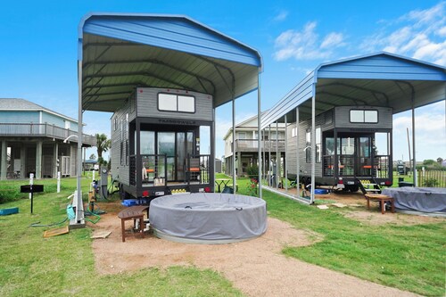 Surfside Serenade beach tinyhome - Steps to the sand!