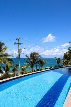 Appartement | Zwembad | Een buitenzwembad