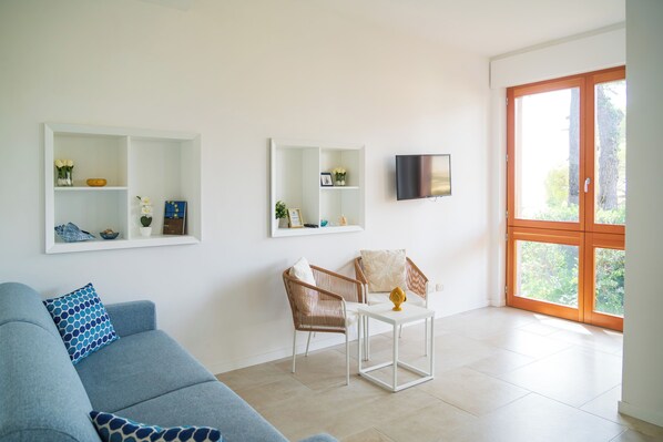 Comfort Room, Patio, Courtyard View | Ruang tamu