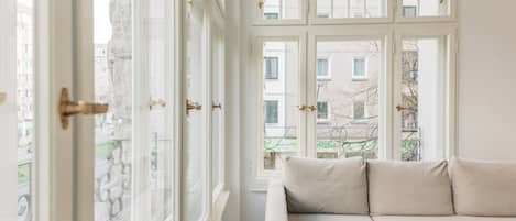 Deluxe Apartment | Living area