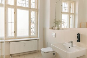 Deluxe-Apartment | Badezimmer