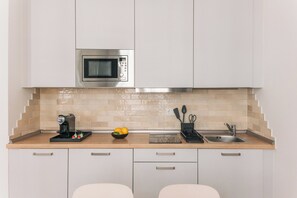 スーペリア アパートメント | 専用キッチン | 冷蔵庫、電子レンジ、コンロ、エスプレッソマシン