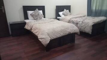 Deluxe Double Room | Soundproofing, iron/ironing board, free WiFi
