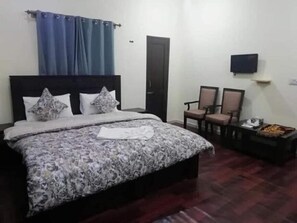 Deluxe Double Room | Kalis bunyi, seterika/papan seterika, Wi-fi percuma 