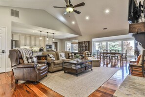 Smart TV - Enchanted Mountain Hideaway (Big Canoe)