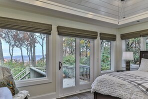 4 bedrooms, desk, iron/ironing board, WiFi - Enchanted Mountain Hideaway (Big Canoe)