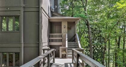 Retreat on Lake Sconti - Big Canoe GA