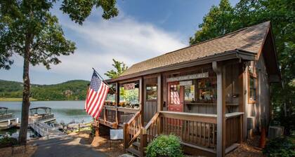 Retreat on Lake Sconti - Big Canoe GA