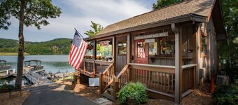 Retreat on Lake Sconti - Big Canoe GA