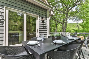 屋外ダイニングエリア