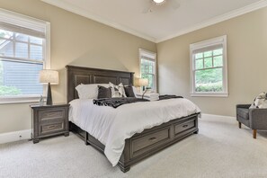 5 habitaciones, escritorio, tabla de planchar con plancha y wifi 