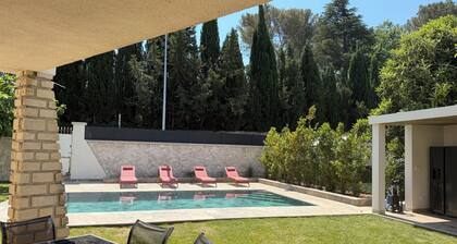 Villa d’exception à Aix-en-Provence -Piscine privée • 6 pers • Emplacement idéal