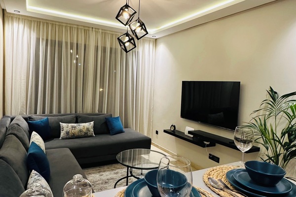 Comfort Apartment, Balcony, City View | Living area
