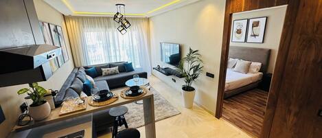 Comfort Apartment, Balcony, City View | Living area