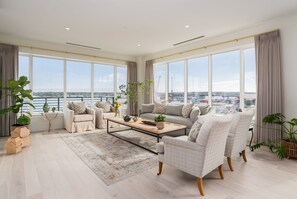 TV, fireplace, offices, printers - TOP-FLOOR PENTHOUSE at Hobson's Landing.  Sweeping views of Portland's Harbor. (Portland)