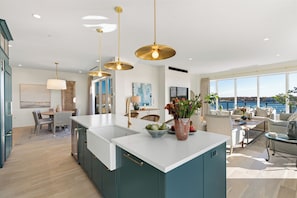 Dining - TOP-FLOOR PENTHOUSE at Hobson's Landing.  Sweeping views of Portland's Harbor. (Portland)