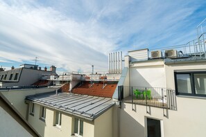 Balcony - Vienna Residence | Opulent Viennese Penthouse with Stunning City Views and space for 8 people - Near Messe Wien #6487 (Vienna)