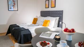 Iron/ironing board, free WiFi, bed sheets