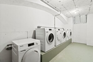 Interior - Vienna Residence, Prater - Exhibition Center #6467 (Vienna)