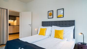 Iron/ironing board, free WiFi, bed sheets