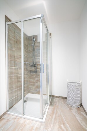 Hair dryer, towels - Vienna Residence | Spacious 2-Bedroom Retreat in Tranquil  Alleyway right in the Beautiful 2nd District of Vienna #6478 (Vienna)