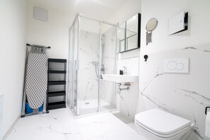 Hair dryer, towels - Vienna Residence, Prater - Exhibition Center #6481 (Vienna)