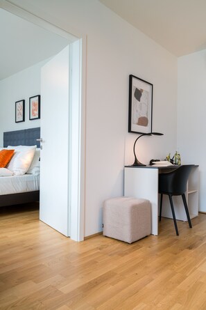 1 habitación, tabla de planchar con plancha, wifi gratis y ropa de cama 