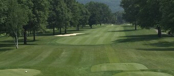 Steps from En-Joie Golf - 3BR Bungalow, Pet-Friendly w/ AC & WiFi