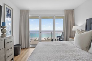 3 slaapkamers, een strijkplank/strijkijzer, gratis wifi, beddengoed