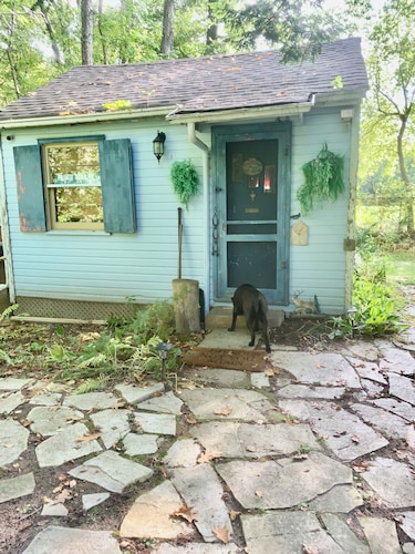 Unique, historical cabin in Brampton forest