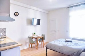 1 bedroom, iron/ironing board, WiFi - 2-Charming stay in a renovated farmhouse (Saint-Quentin, Aisne,)