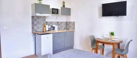 1 bedroom, iron/ironing board, WiFi