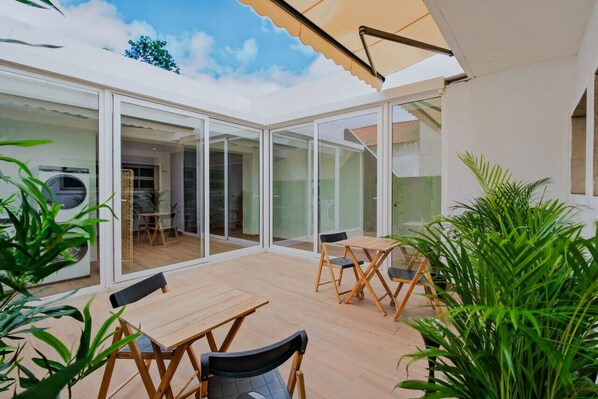 Outdoor dining - Lovely studio, fully equipped & near subway (Nº5) (Lisboa)