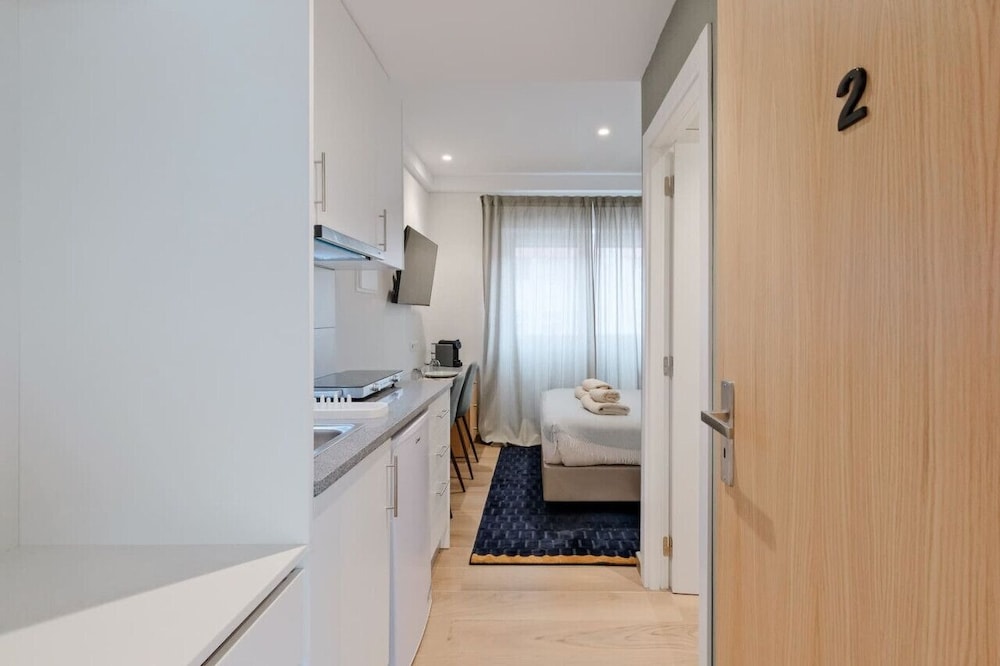 Lovely studio, fully equipped & near subway (Nº4) Lisbon District Stayz