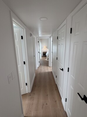 3 chambres, fer et planche à repasser, Wi-Fi, draps fournis