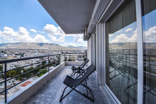Alimos Luxury 3 Bd Apt w Stunning Views
