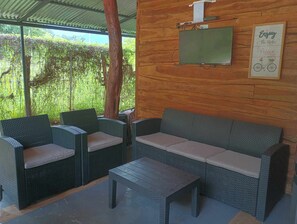 Property grounds - Charming 2-bedroom cabin in beautiful Santa Marta with AC, WiFi (Santa Marta)