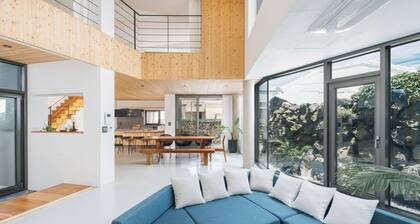 ilsanghosa A+B : Architect’s Luxury Beach House