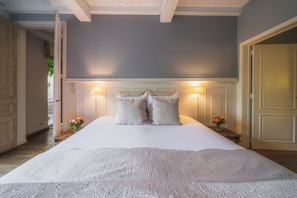 Deluxe Cabin, Garden View | 1 bedroom, Egyptian cotton sheets, premium bedding